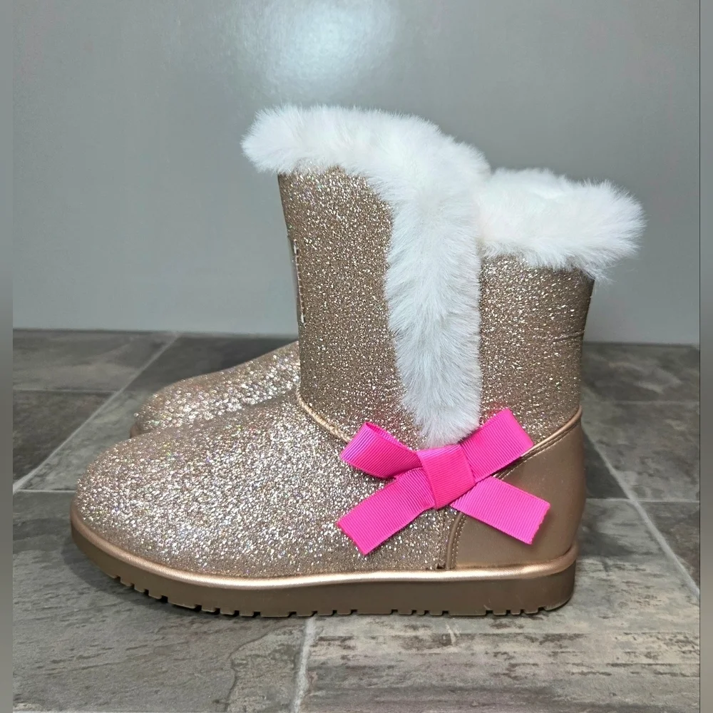 JUICY COUTURE MANTECA GOLD GLITTER BOOTS.